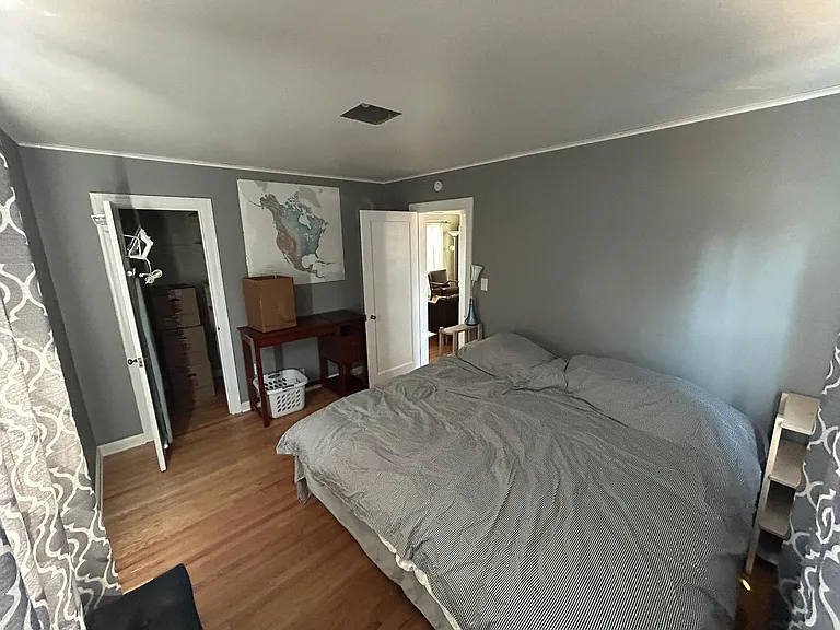 430 Jason Ave N — Photo 17