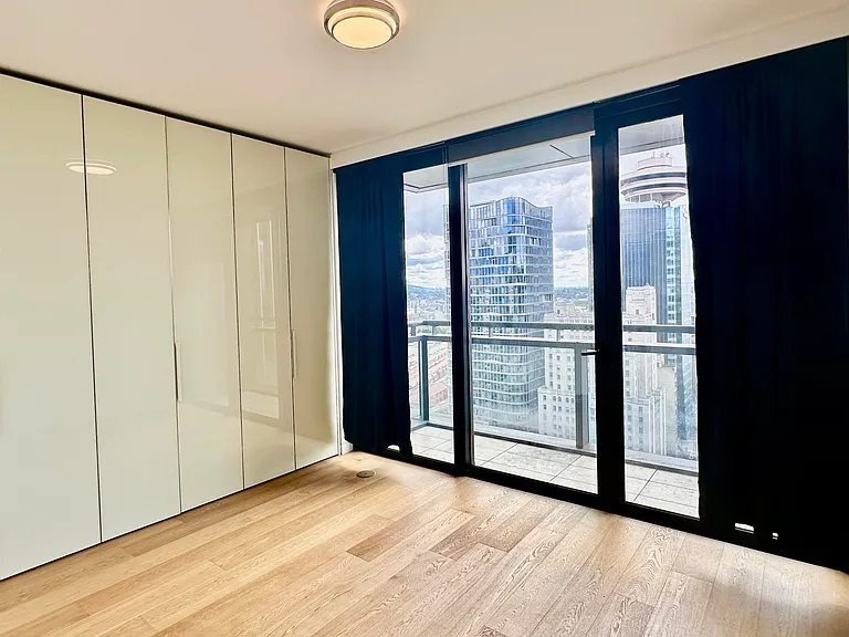 838 W Hastings St #24XX — Photo 12