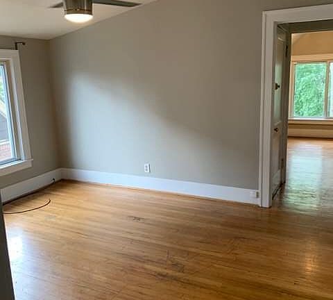 5th image of 368 W Bennette St