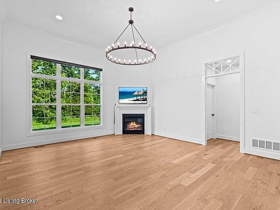 5th image of 17805 Shakes Creek Dr