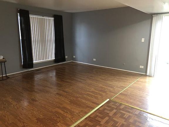 3rd image of 147 Briarwood Ct