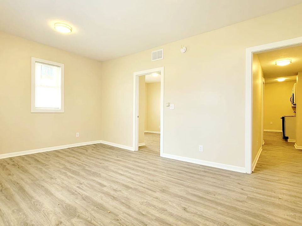 1st image of 315 W 3rd St #1