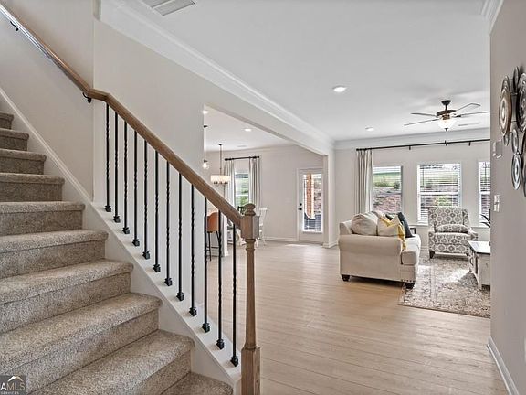 4th image of 124 Sycamore Ln