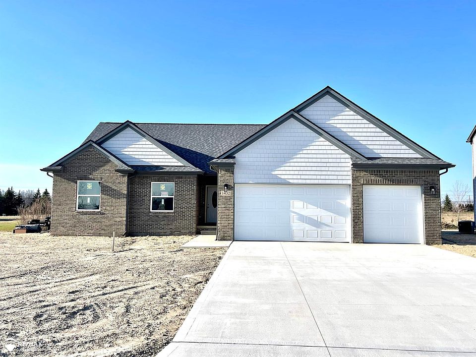 1st image of 1432 Woodlake Ln