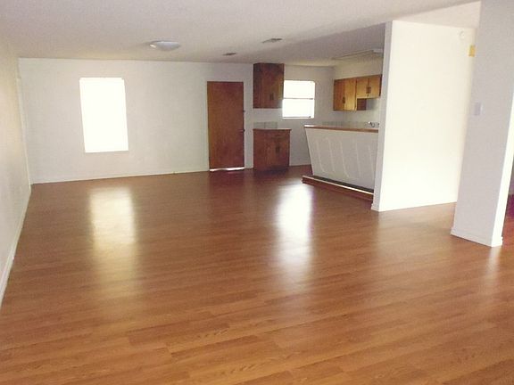 2nd image of 2220 Maria Del Refugio Dr