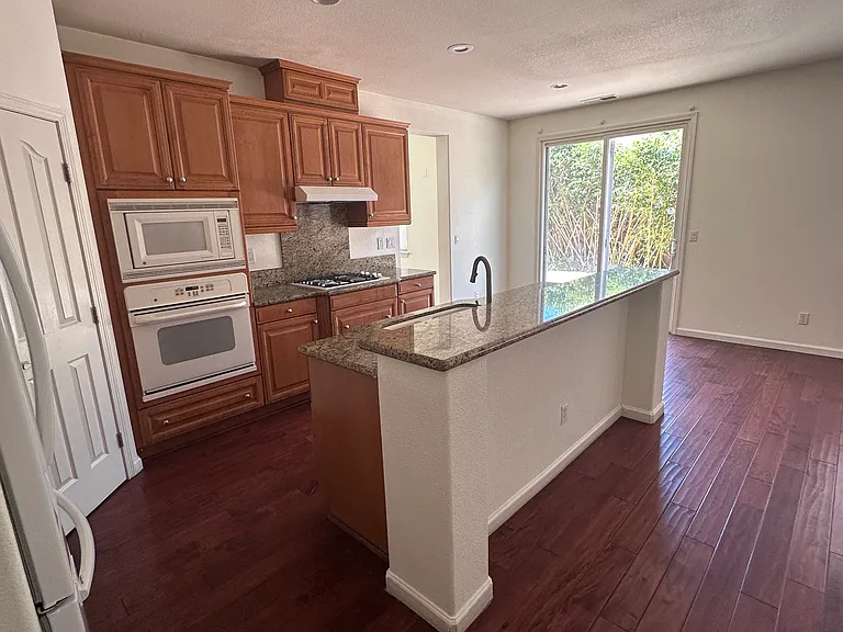 649 W Viento St — Photo 6