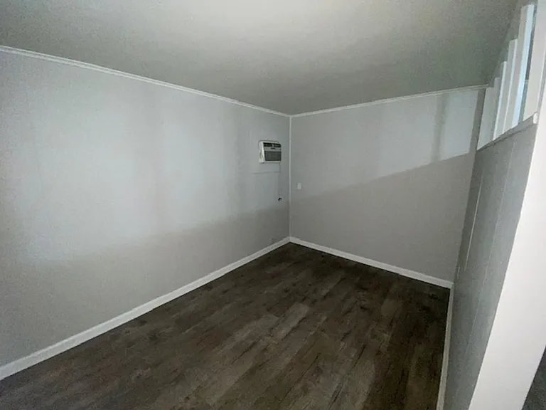 204 Courtyard Cir — Photo 16