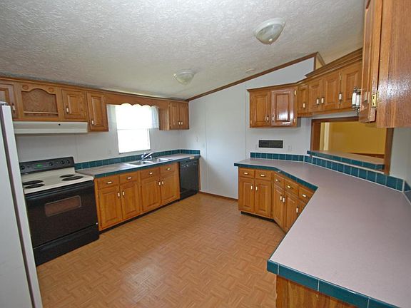 5th image of 400 Farmer Ln