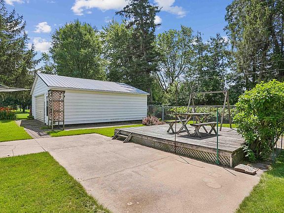 4th image of 1322 Jersey Ln