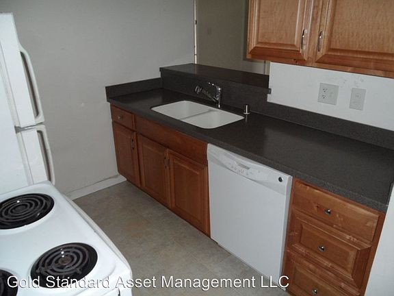 5th image of 329 Eucalyptus Dr #A