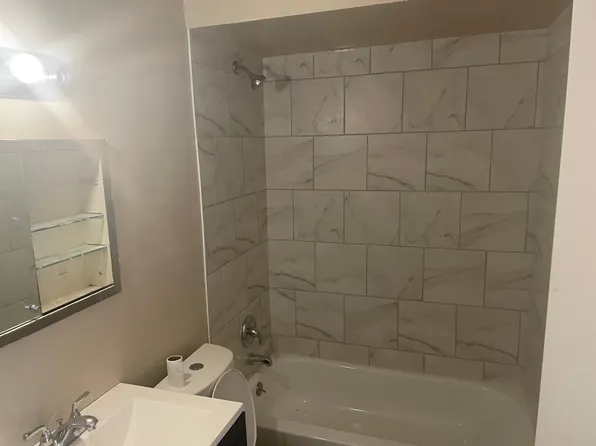 5215 Warrensville Center Rd APT 9, Maple Heights, OH 44137