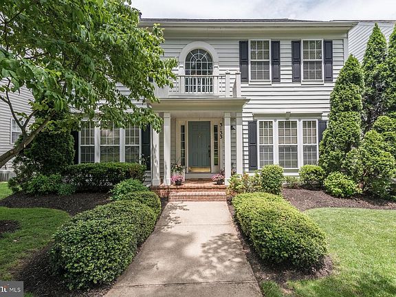 2nd image of 3133 Saint Charles Pl