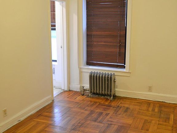 4th image of 400 Lincoln Pl APT 1C
