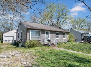 215 Courtney Dr, Hampton, VA 23669