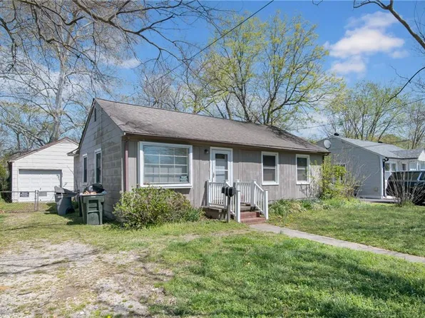 215 Courtney Dr, Hampton, VA 23669