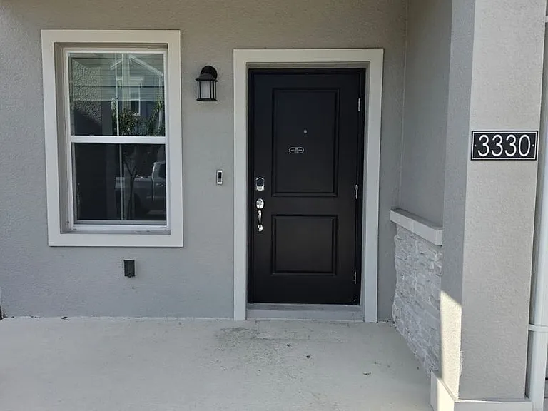 3330 Laurent Loop — Photo 4