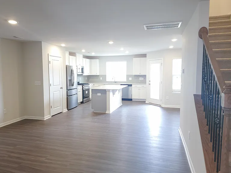 543 Brasstown Ct — Photo 4