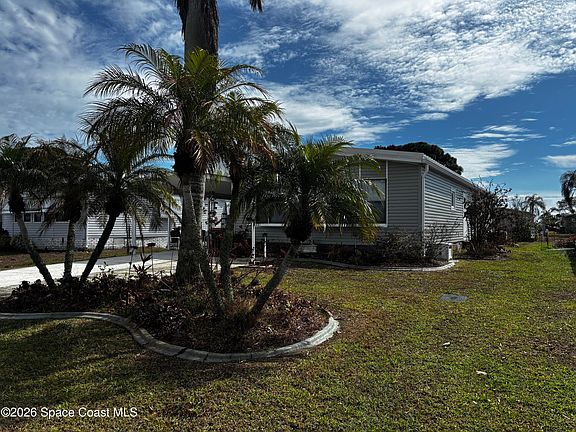 3rd image of 1458 Gardenia Dr