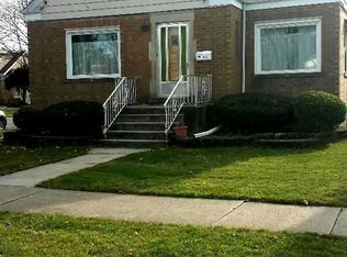 9001 W 23rd St, Riverside, IL 60546