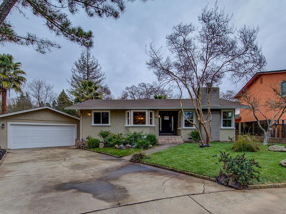 1st image of 3001 Parkwood Ct