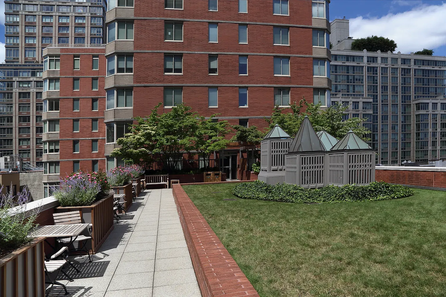 1501 Lexington Avenue — Photo 2