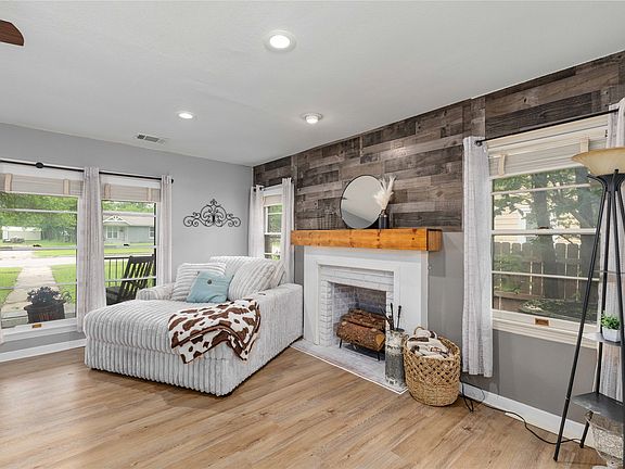 4th image of 2006 Belmeade St