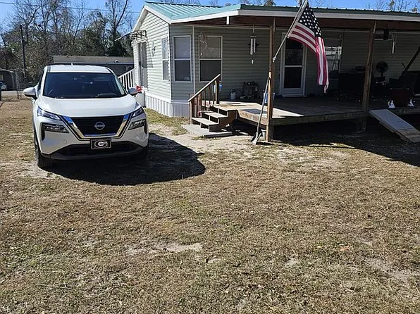 17483 NW Guilford Cir, Blountstown, FL 32424