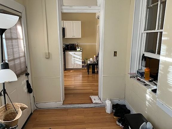 4th image of 528 S Pine St #B