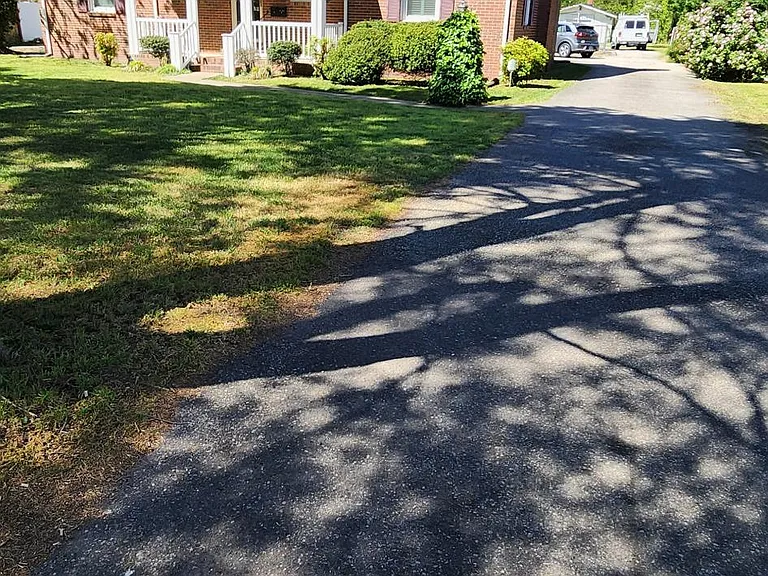 1423 Kilmer Ln #C — Photo 2