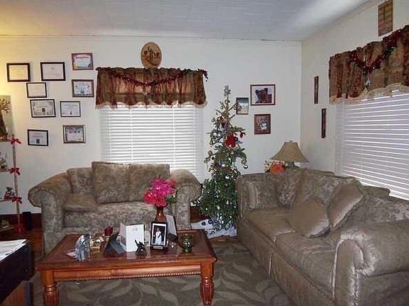 3rd image of 563 Garson Ave
