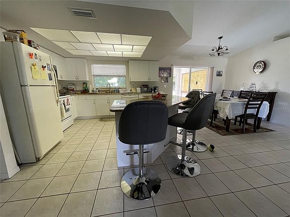 4th image of 1314 SE 23rd Ter