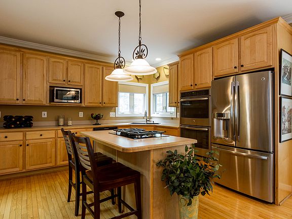 SS appl and gas cooktop