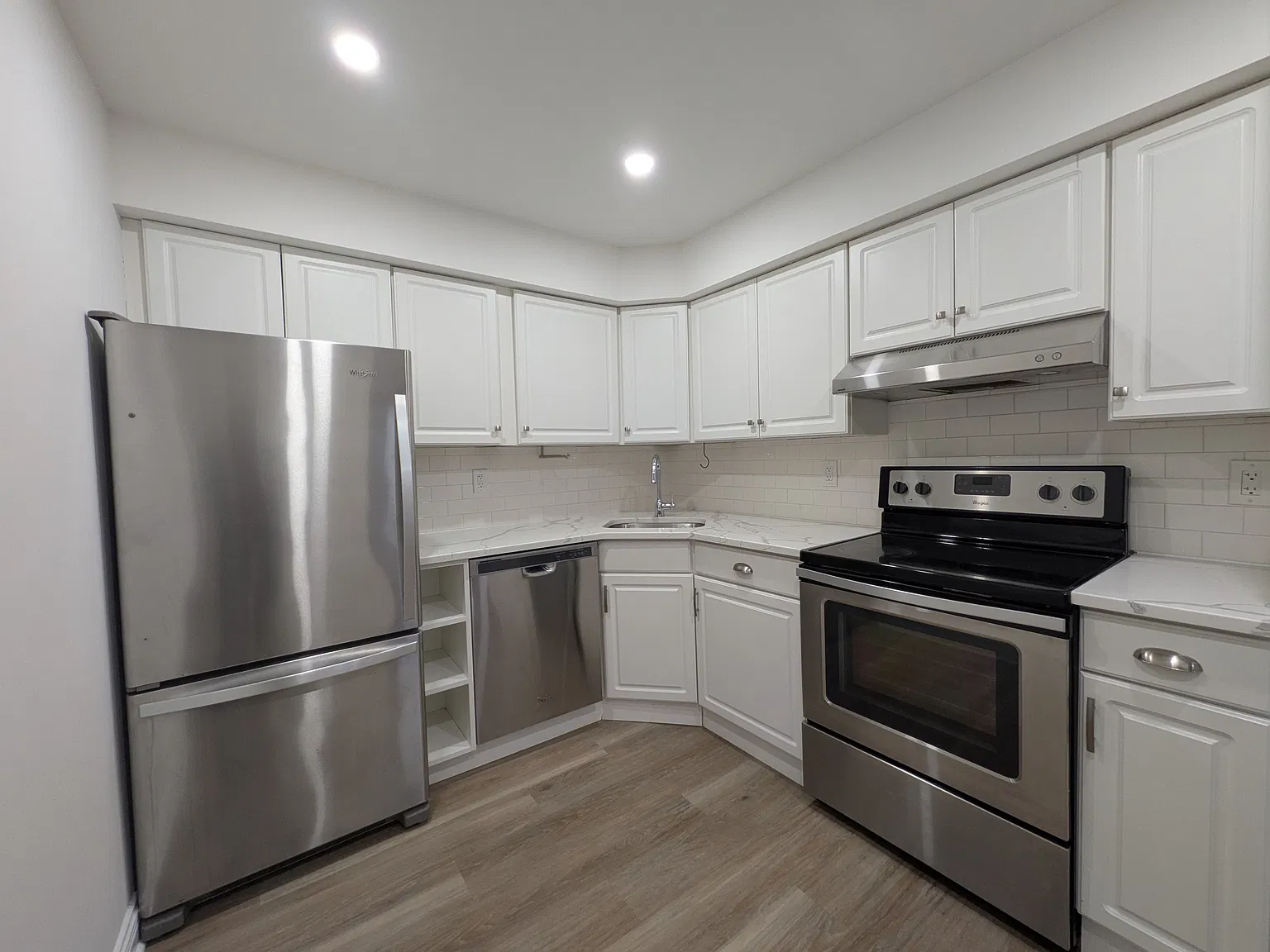 3 bed, 1393 sqft, $3,500 — Photo 3