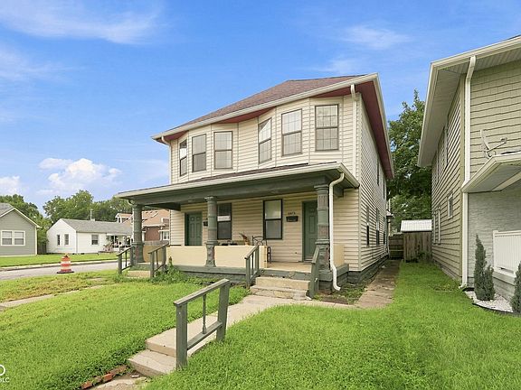 2nd image of 2877 Highland Pl