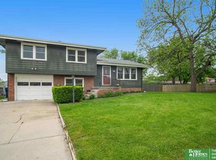 703 S Beadle St, Papillion, NE 68046