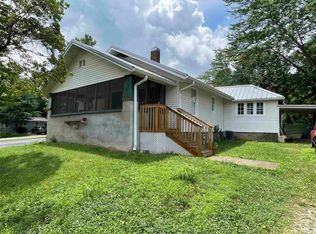 2424 S Milton Dr, Bloomington, IN 47403