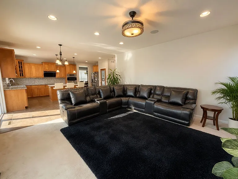 1443 Bethesda Cir — Photo 15