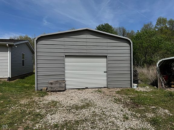 4th image of 11724 Maple St