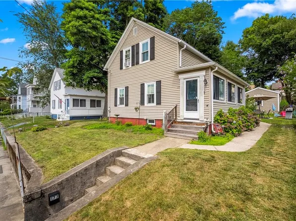 173 Roger Williams Ave E, Rumford, RI 02916