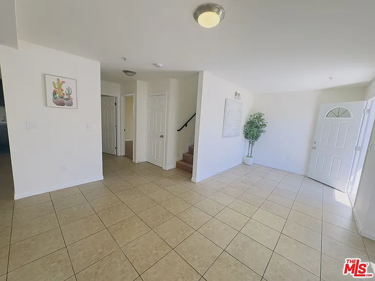 10605 Avalon Blvd — Photo 19