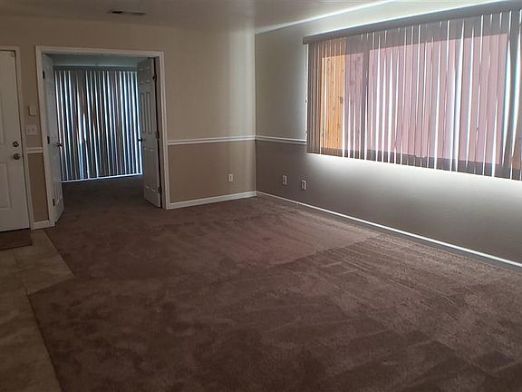 3rd image of 2600 Carlton Ln