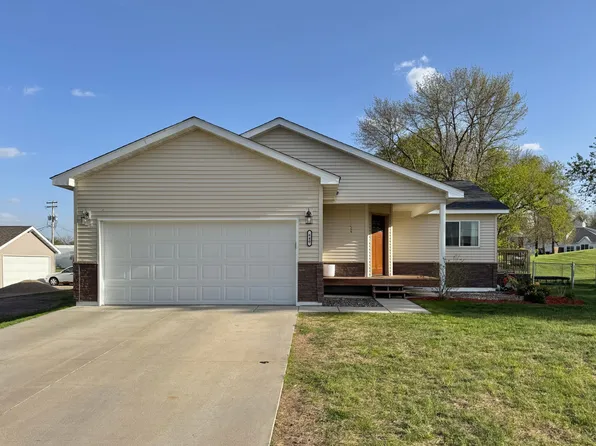 640 3rd St SE, Cokato, MN 55321