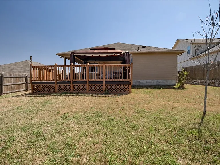118 Leona River Trl — Photo 50