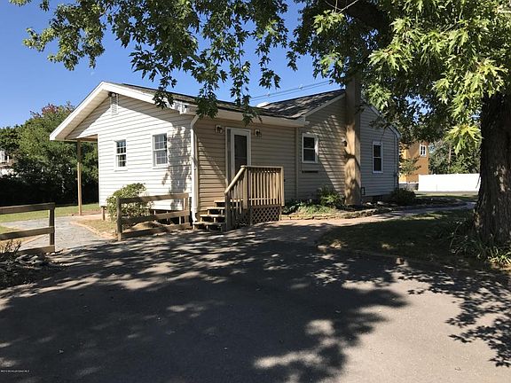 4th image of 940 Commonwealth Blvd