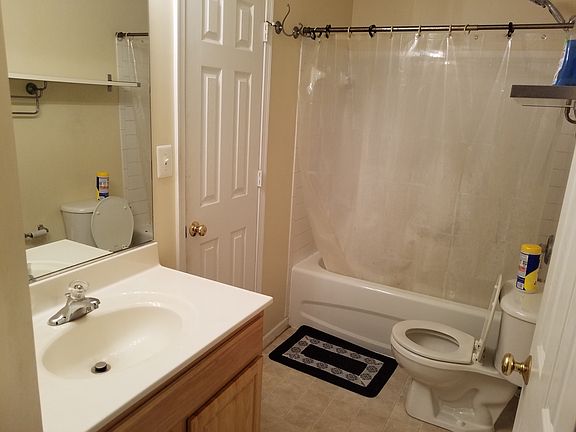 3rd image of 102 Regina Ln