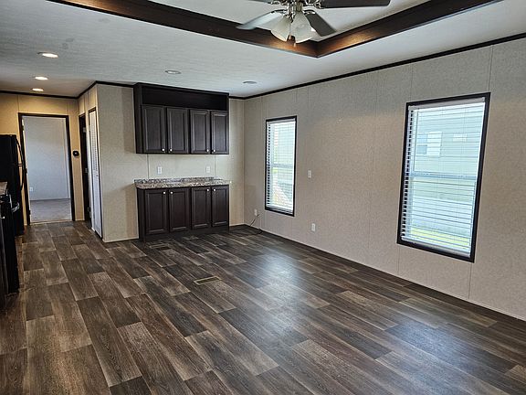 4th image of 2101 SW 38th St #86