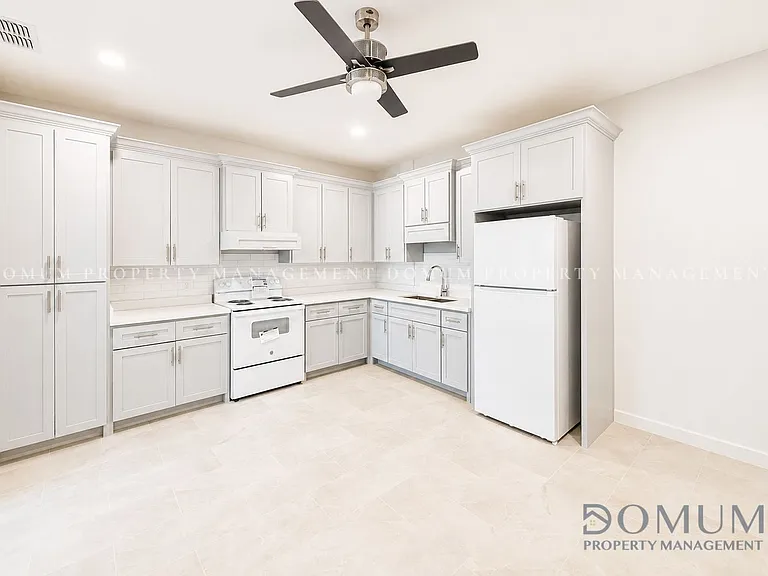 921 Jay Ave #11 — Photo 2