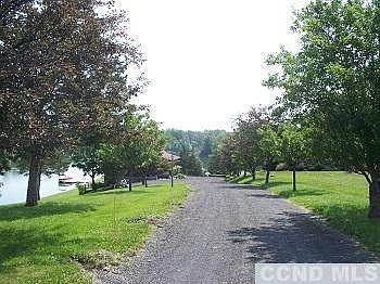 3rd image of 9 S Greenwood Ln