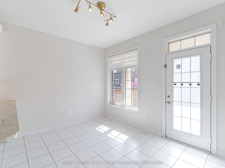 3172 Ernest Appelbe Blvd — Photo 9