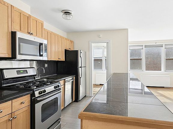 5th image of 201 E 36th St APT 9F